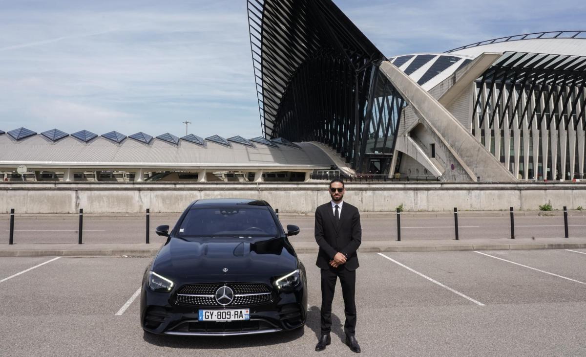 Berline avec chauffeur pour séminaire et événement d'entreprise à Lyon